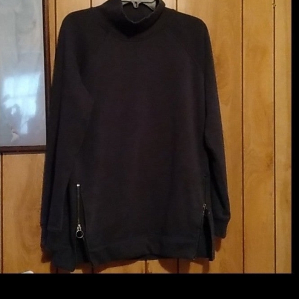 Athleta Sweatshirt with Zipper DetailsAthleta Blue/teal Sweatshirt